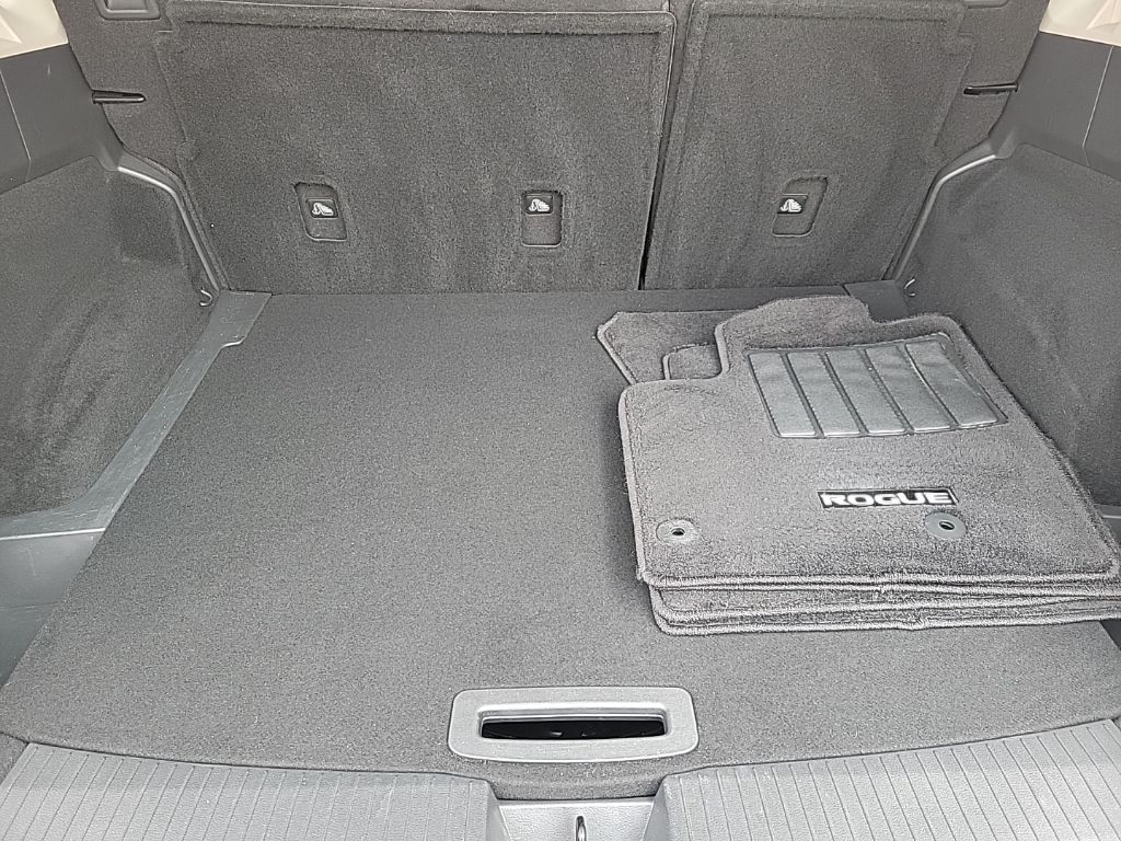 Thumbnail: 2021 Nissan Rogue - 18