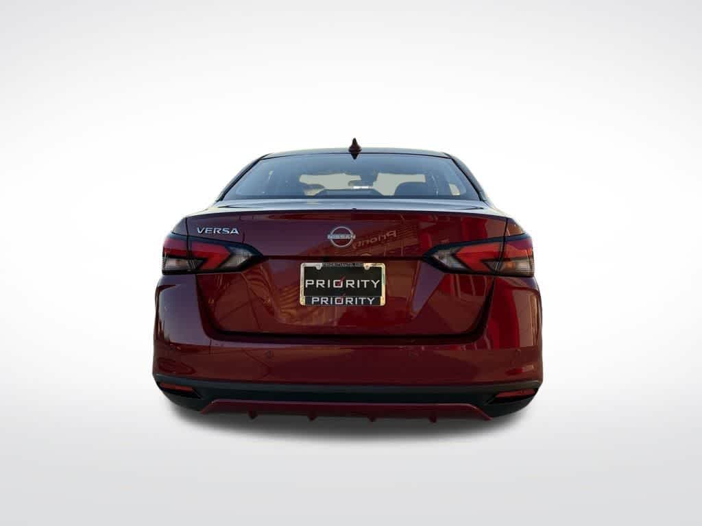 2025 Nissan Versa 1.6 SV 4