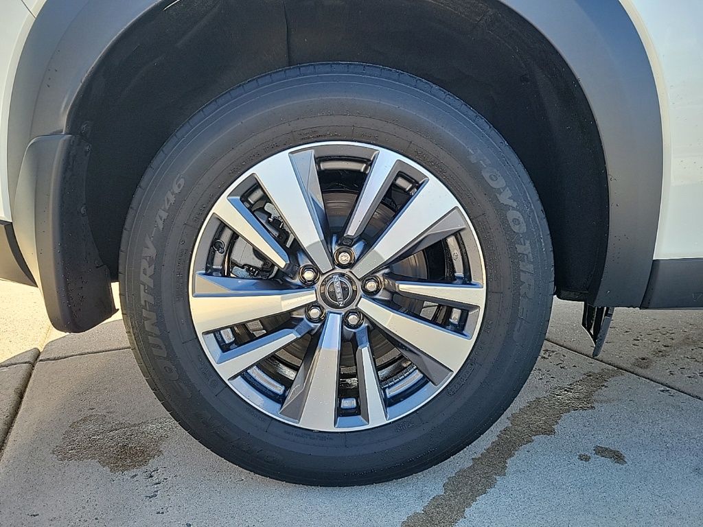 Thumbnail: 2023 Nissan Pathfinder - 9