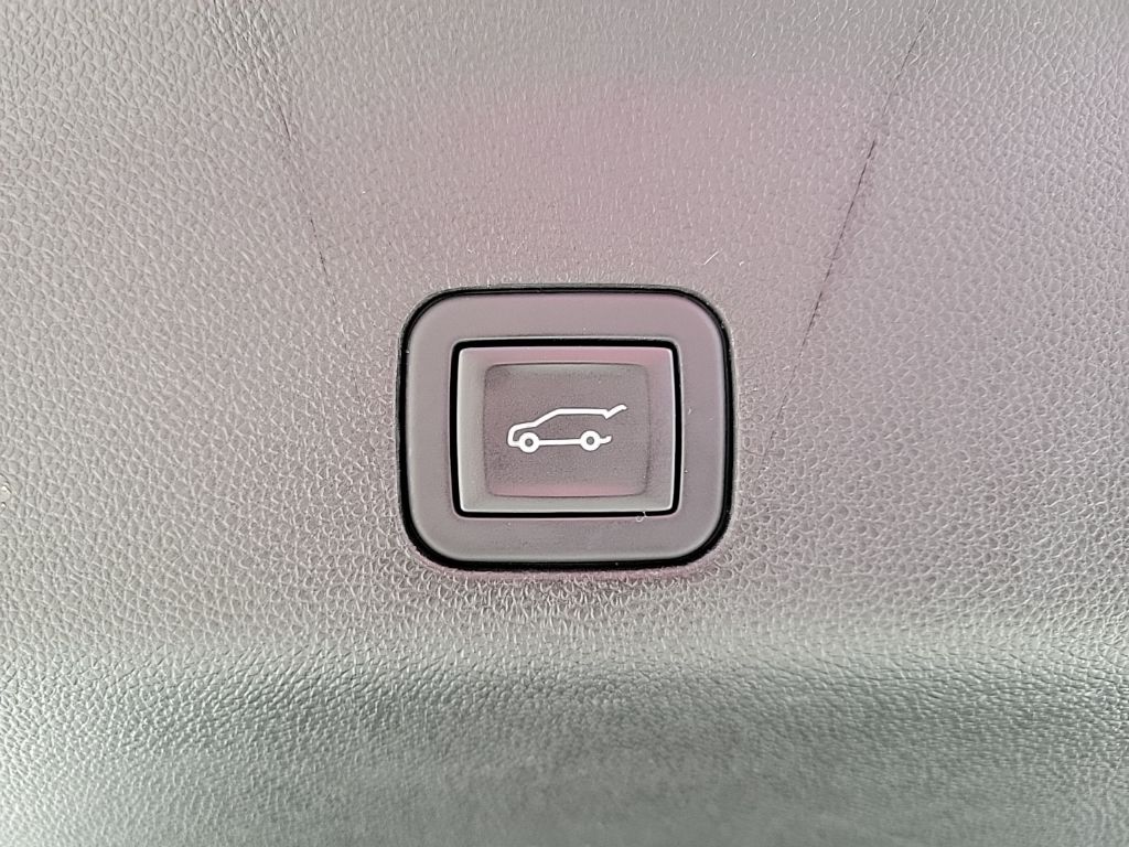 Thumbnail: 2023 Chevrolet Tahoe - 28