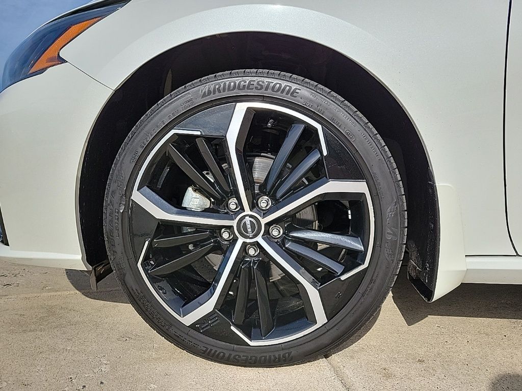 Thumbnail: 2024 Nissan Altima - 9