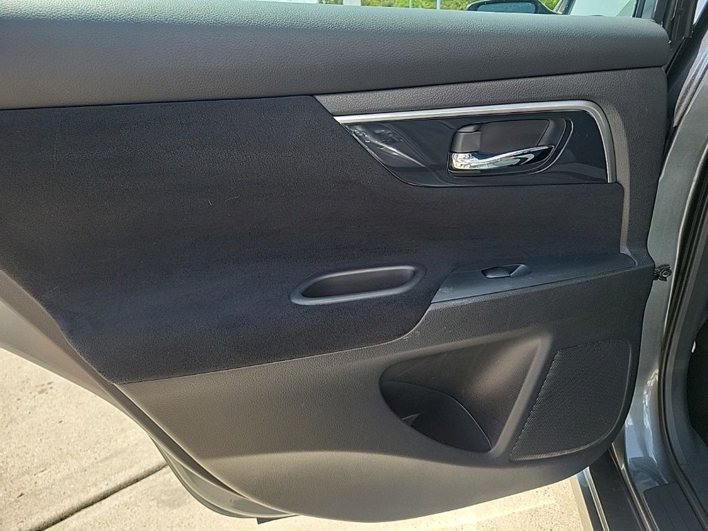 Thumbnail: 2014 Nissan Altima - 19