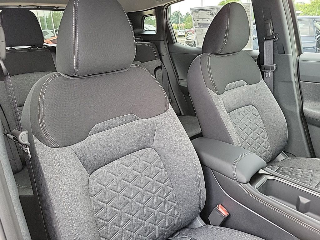 Thumbnail: 2025 Nissan Kicks - 13