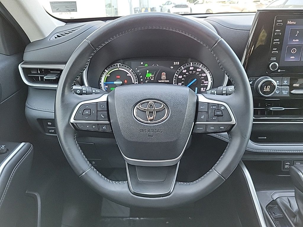 Thumbnail: 2022 Toyota Highlander - 22
