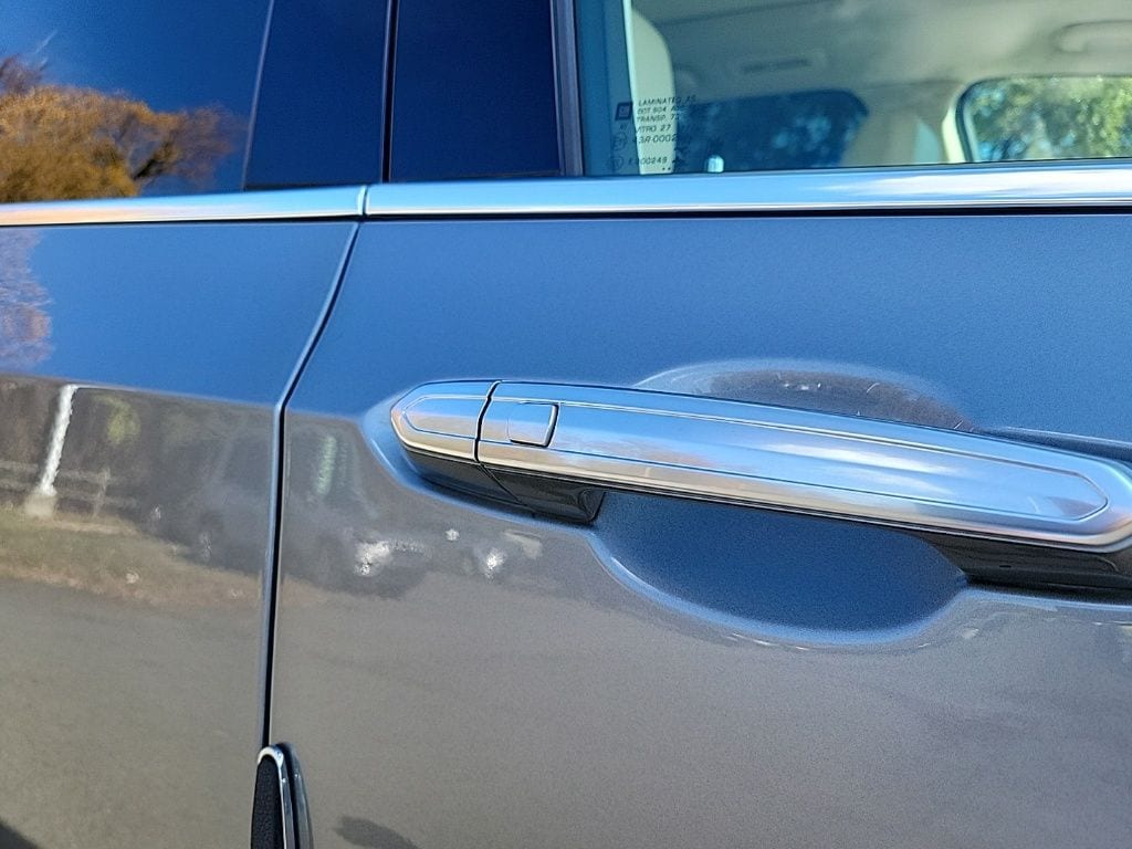 Thumbnail: 2023 Cadillac XT6 - 10