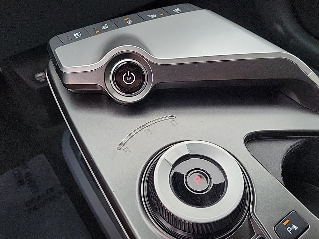 Thumbnail: 2022 Kia EV6 - 29