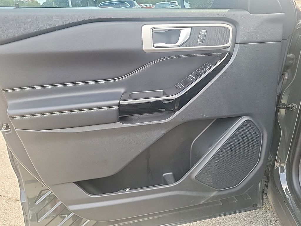 Thumbnail: 2022 Ford Explorer - 26