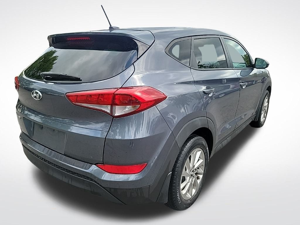 Thumbnail: 2017 Hyundai Tucson - 5