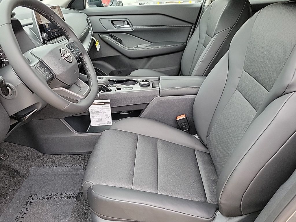 Thumbnail: 2026 Nissan Rogue - 13