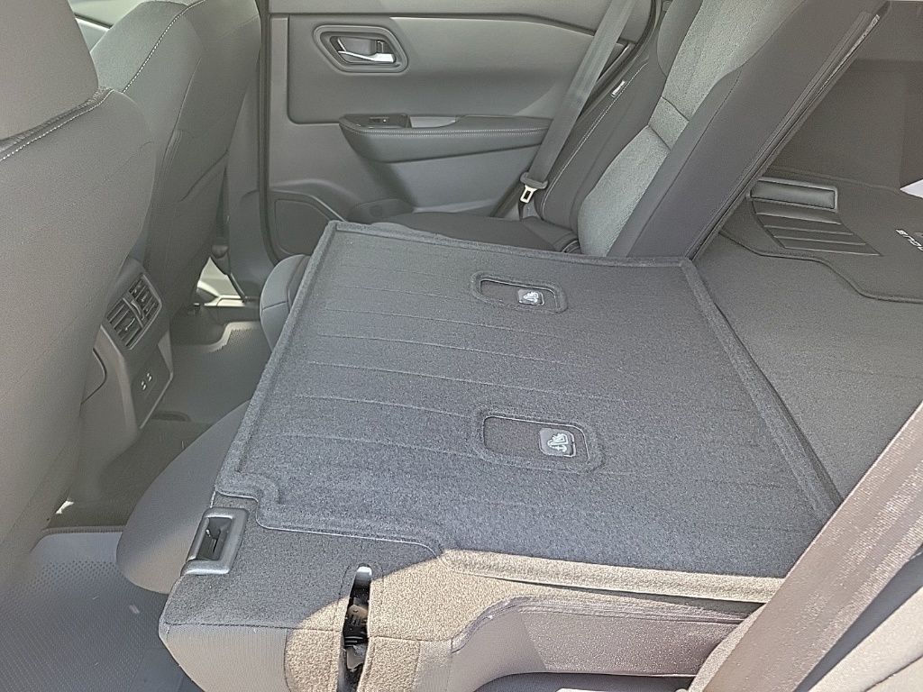 Thumbnail: 2026 Nissan Rogue - 17