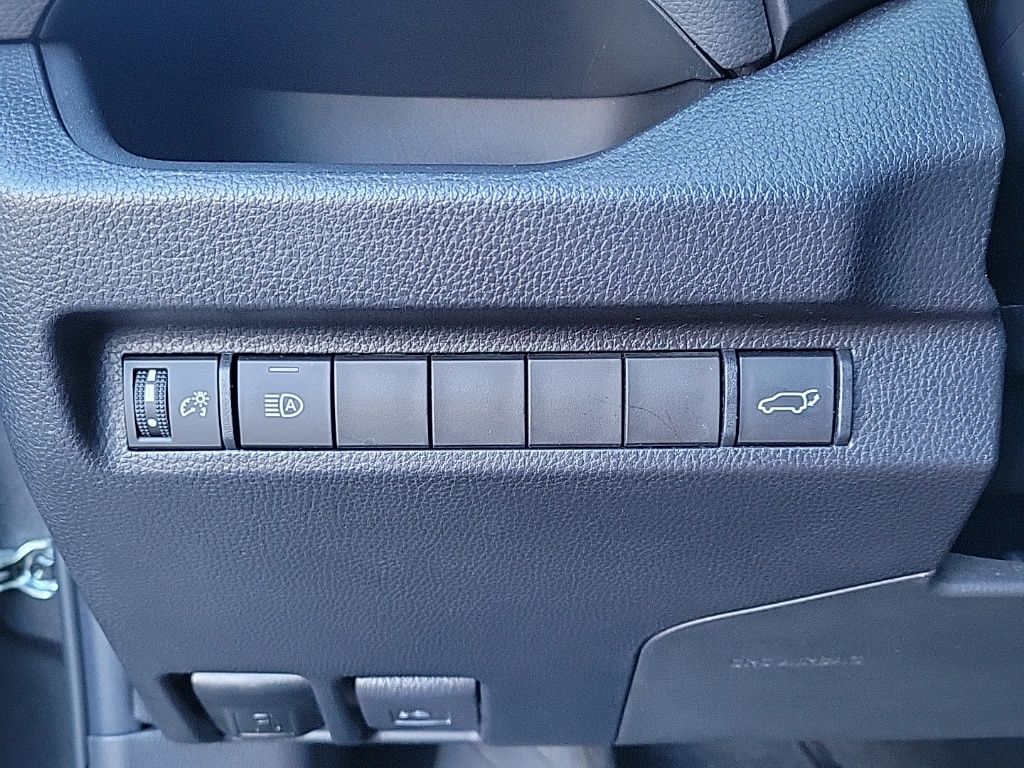 Thumbnail: 2023 Toyota RAV4 - 22