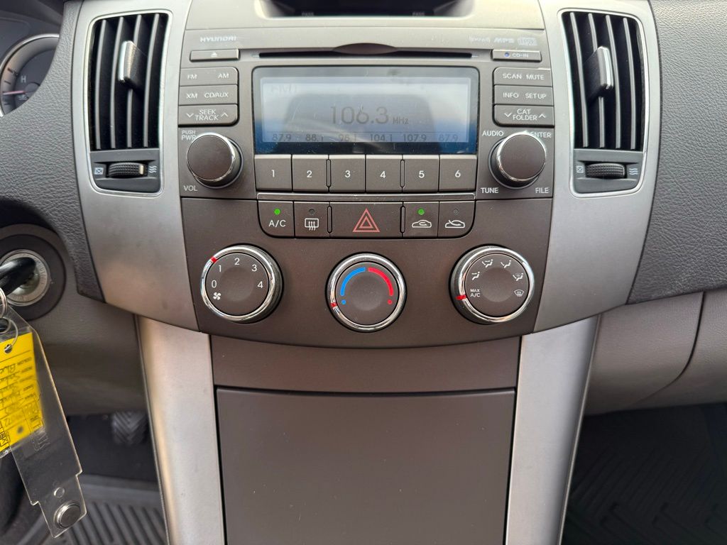 2010 Hyundai Sonata GLS 23