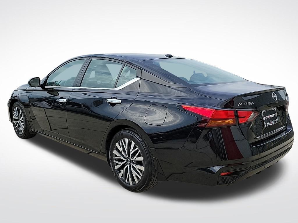 Thumbnail: 2024 Nissan Altima - 3
