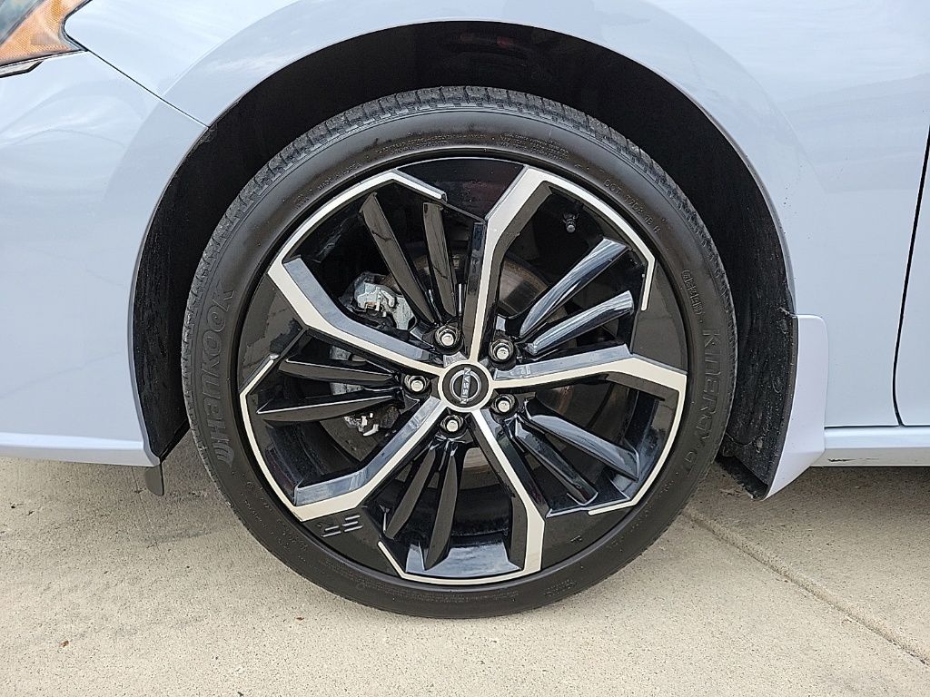 Thumbnail: 2023 Nissan Altima - 9