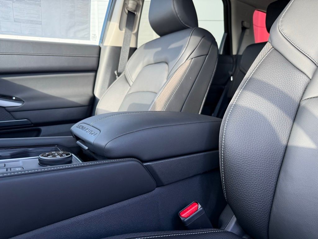 Thumbnail: 2025 Nissan Pathfinder - 26