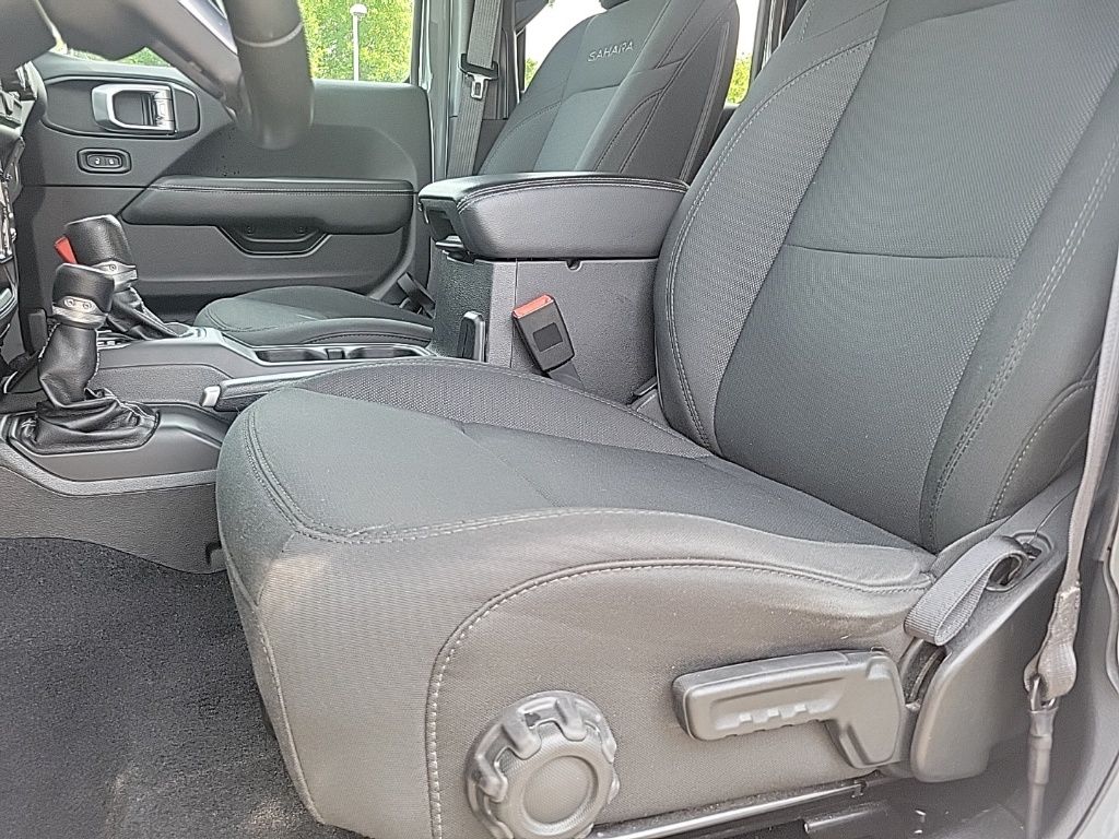 2018 Jeep Wrangler Unlimited Sahara 22