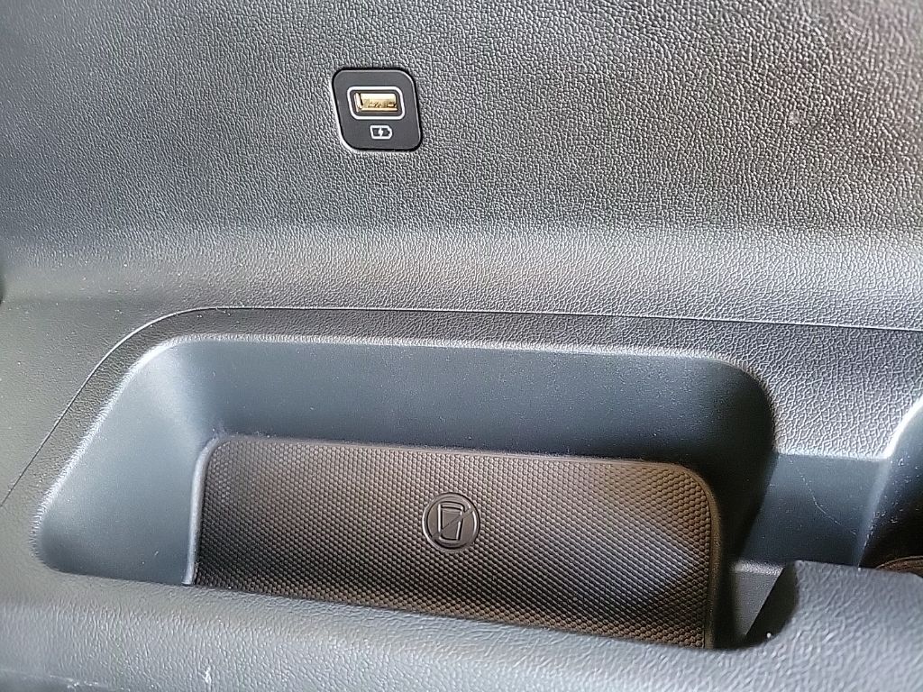 Thumbnail: 2022 Kia Sorento - 25