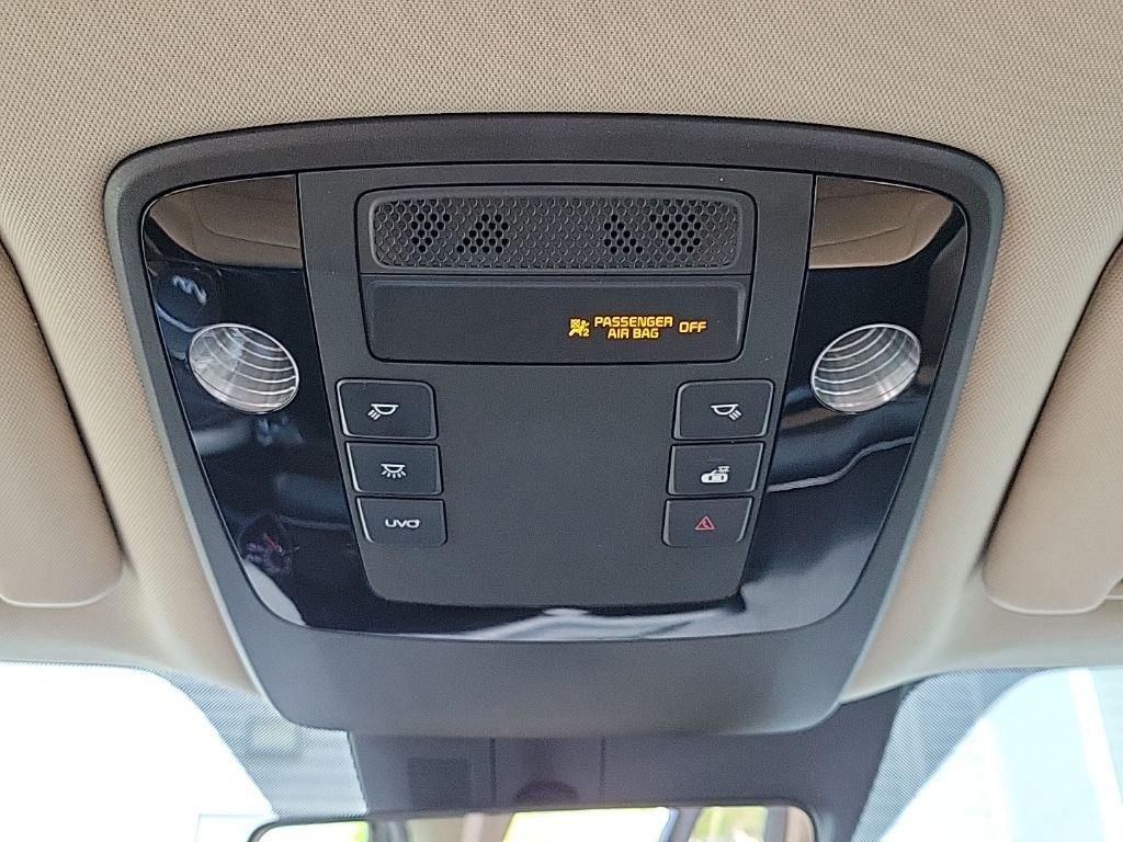 Thumbnail: 2022 Kia Carnival - 37