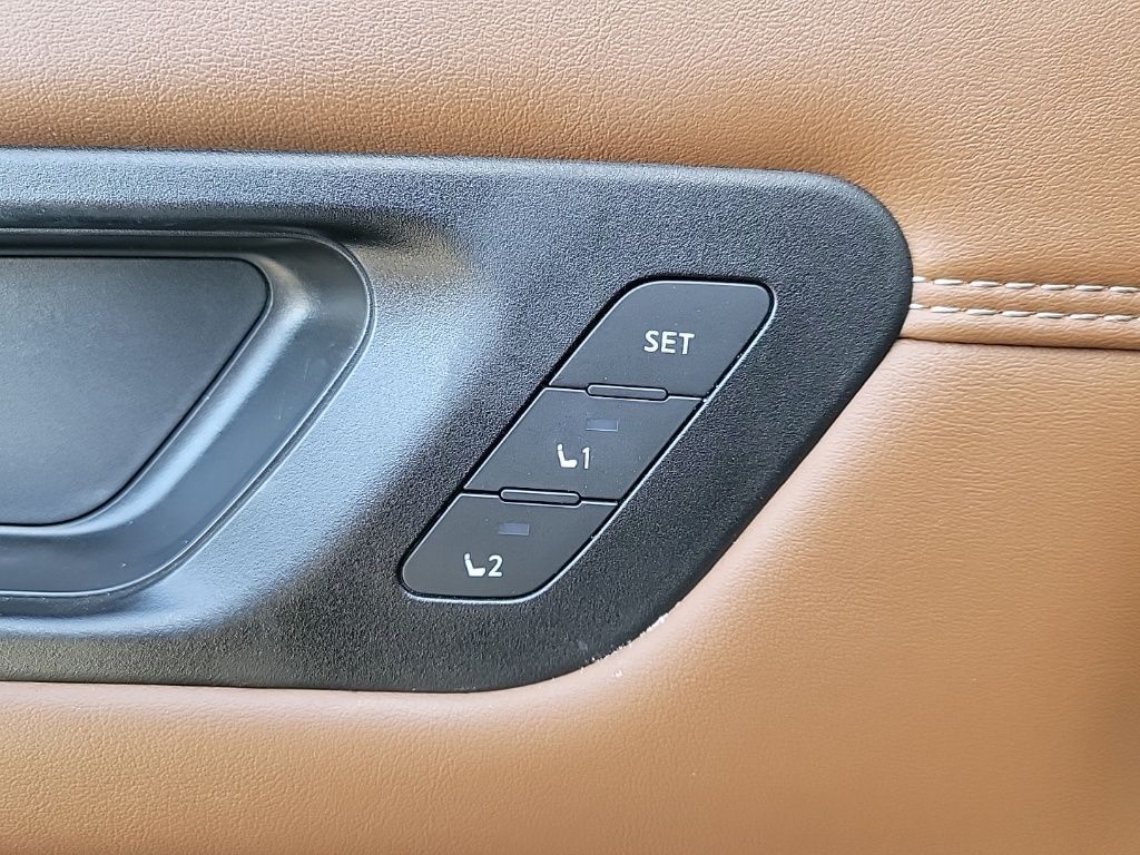 Thumbnail: 2023 Nissan Pathfinder - 36