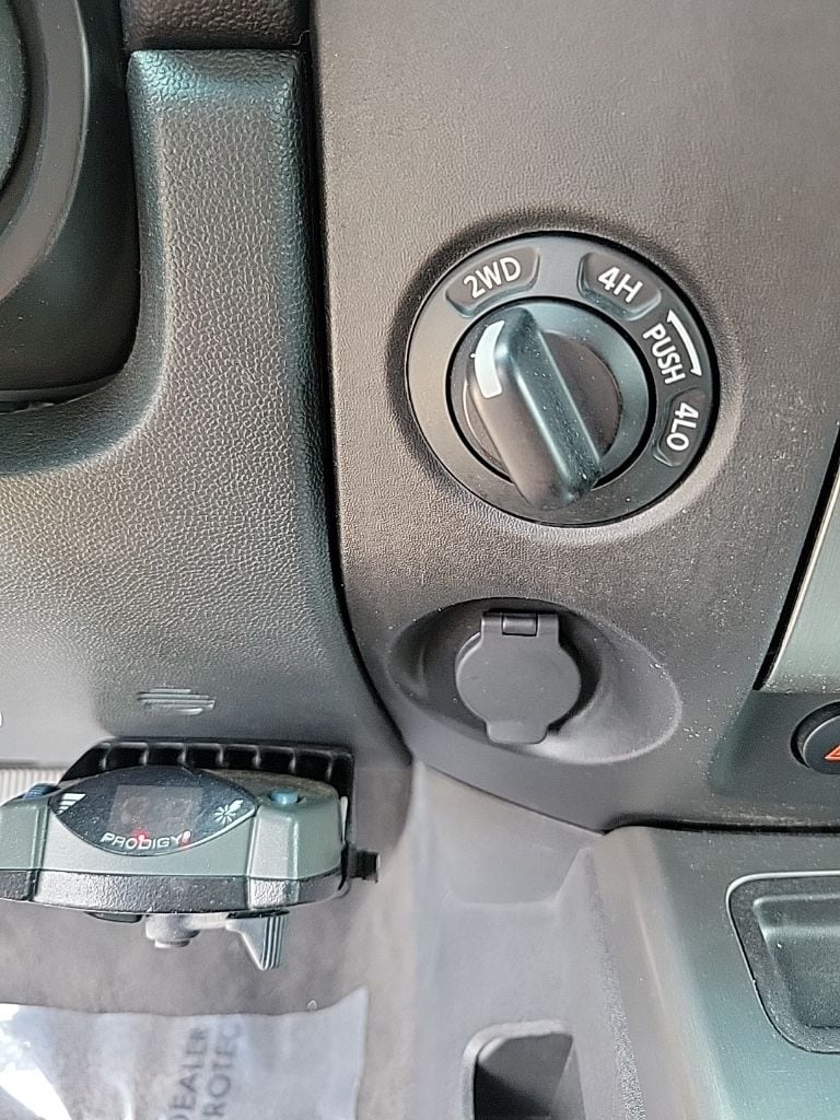 Thumbnail: 2012 Nissan Titan - 30