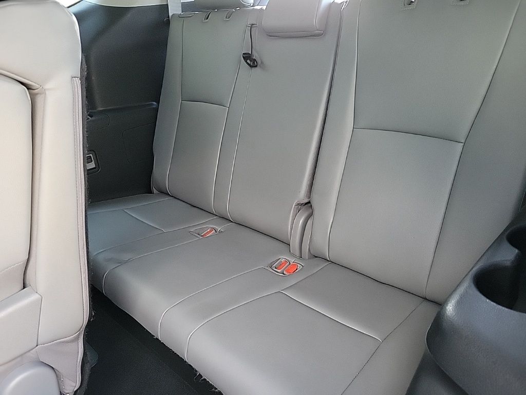 Thumbnail: 2022 Toyota Highlander - 14