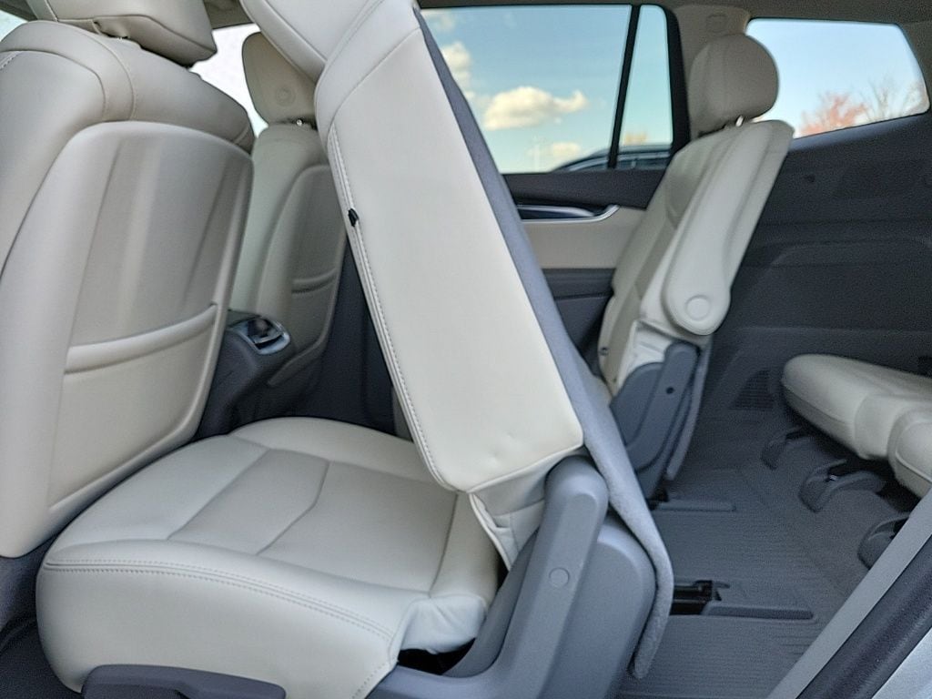 Thumbnail: 2023 Cadillac XT6 - 19