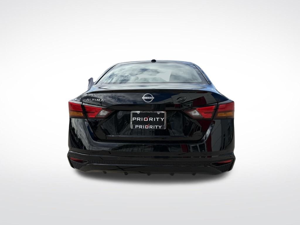 Thumbnail: 2025 Nissan Altima - 4