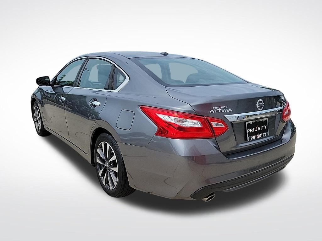 Thumbnail: 2016 Nissan Altima - 2