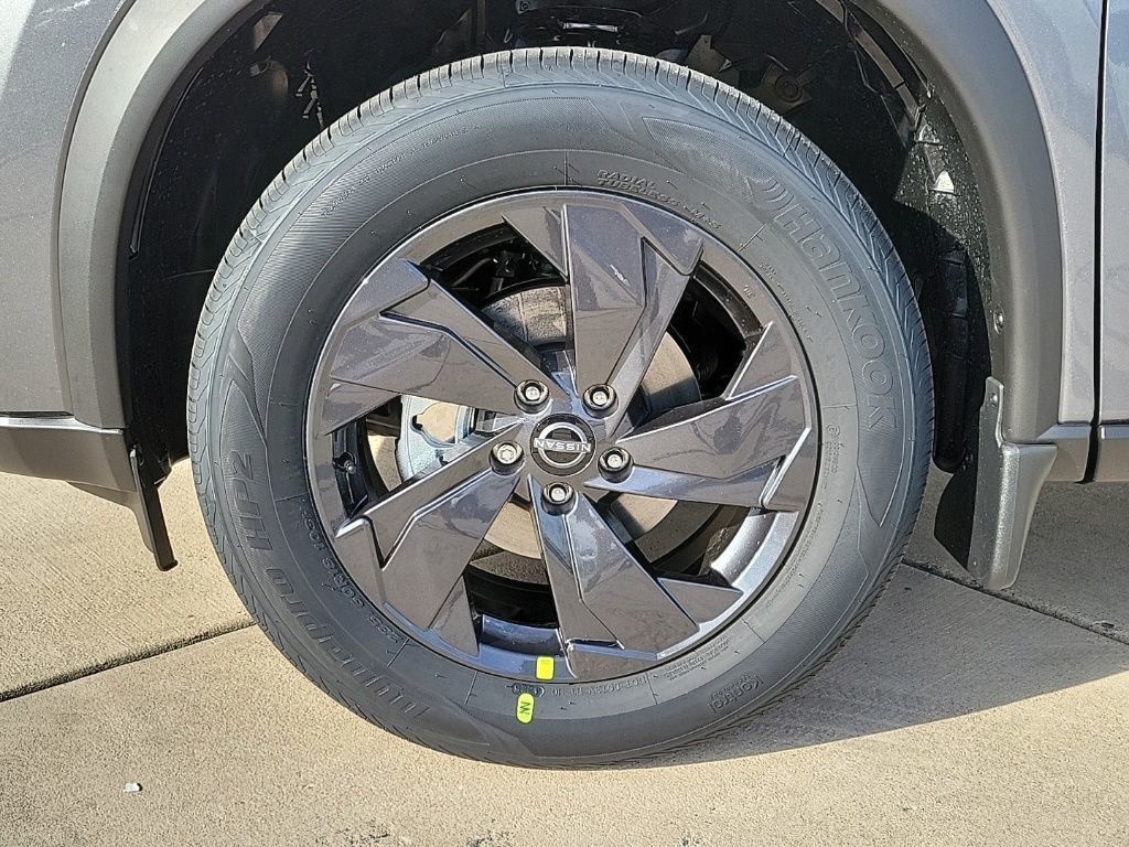 Thumbnail: 2026 Nissan Rogue - 9