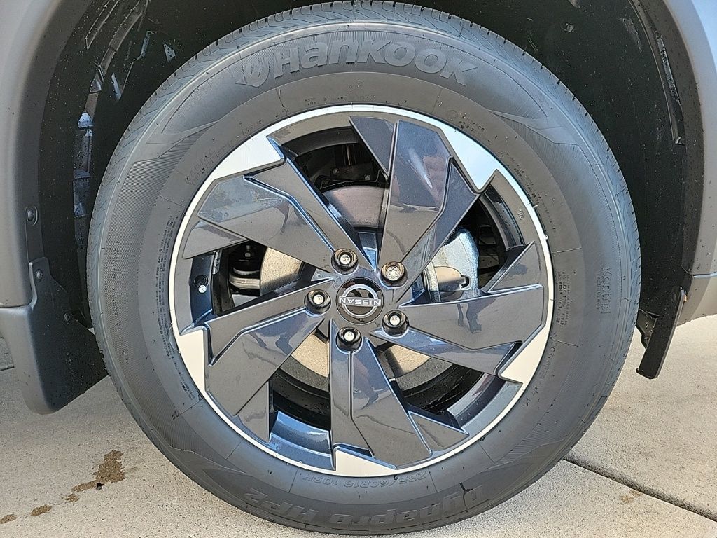 Thumbnail: 2026 Nissan Rogue - 9