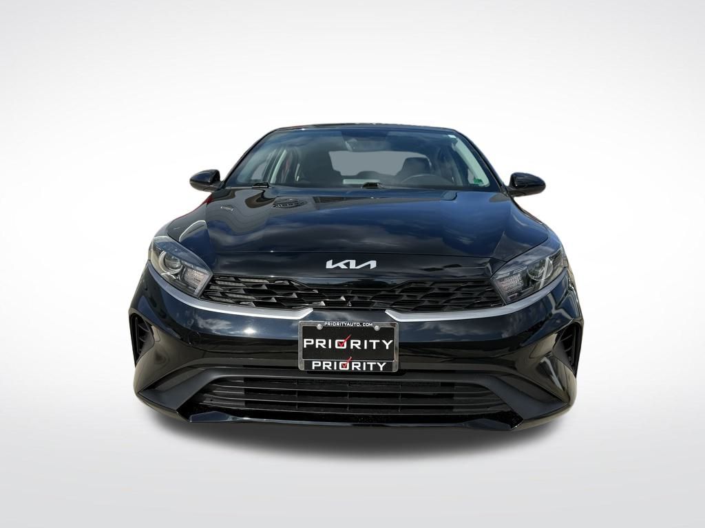 Thumbnail: 2022 Kia Forte - 9
