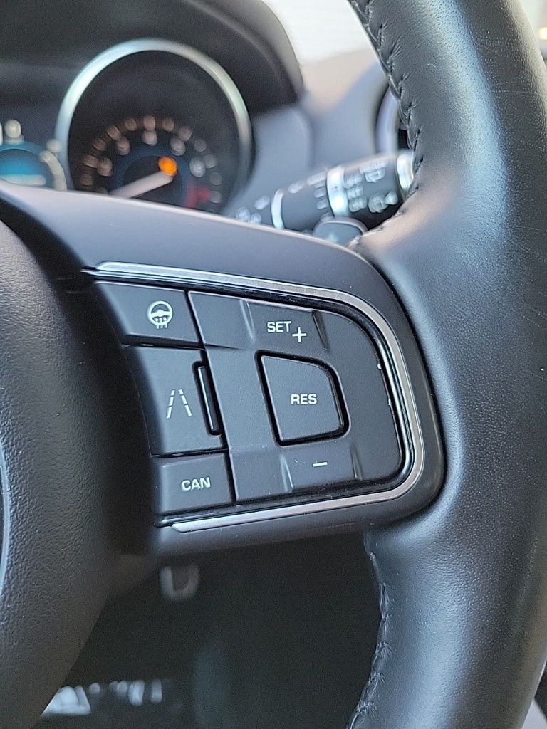 Thumbnail: 2019 Jaguar F-Pace - 26