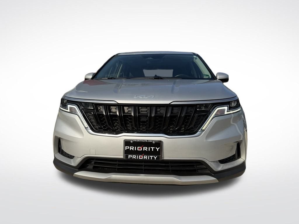 Thumbnail: 2022 Kia Carnival - 8