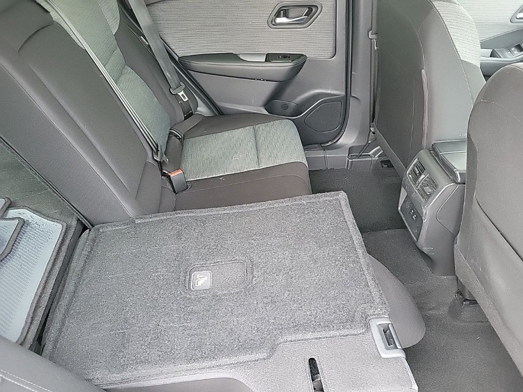 Thumbnail: 2023 Nissan Rogue - 14