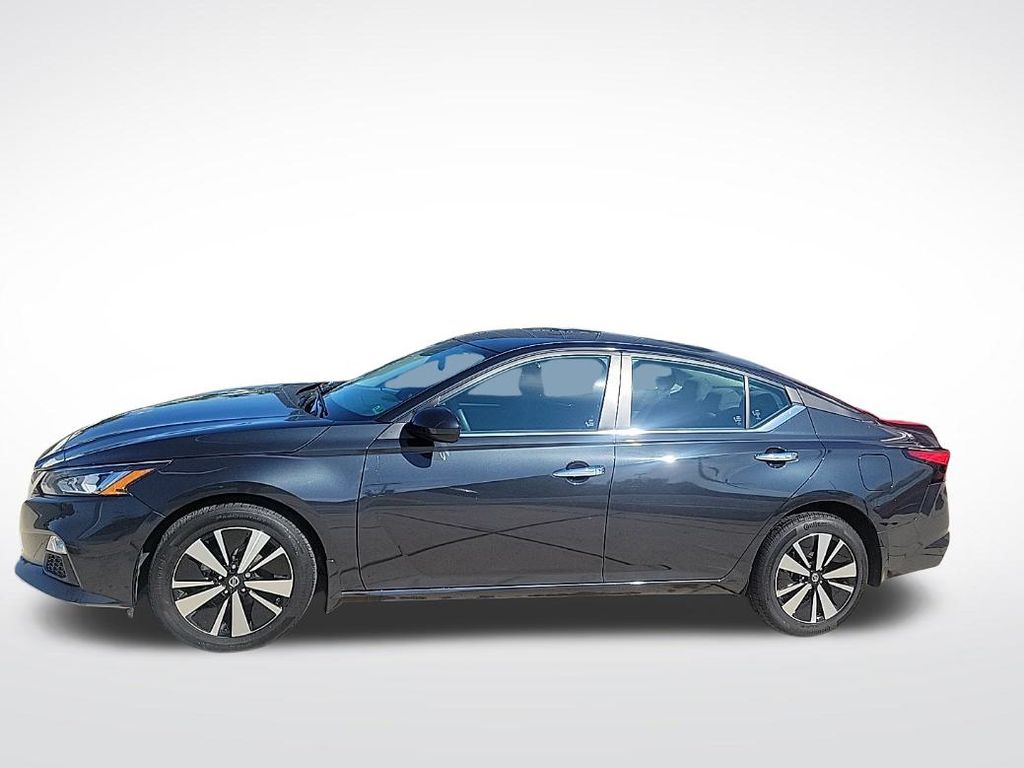 Thumbnail: 2022 Nissan Altima - 2