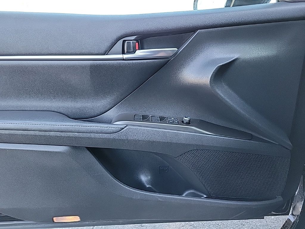 Thumbnail: 2022 Toyota Camry - 31