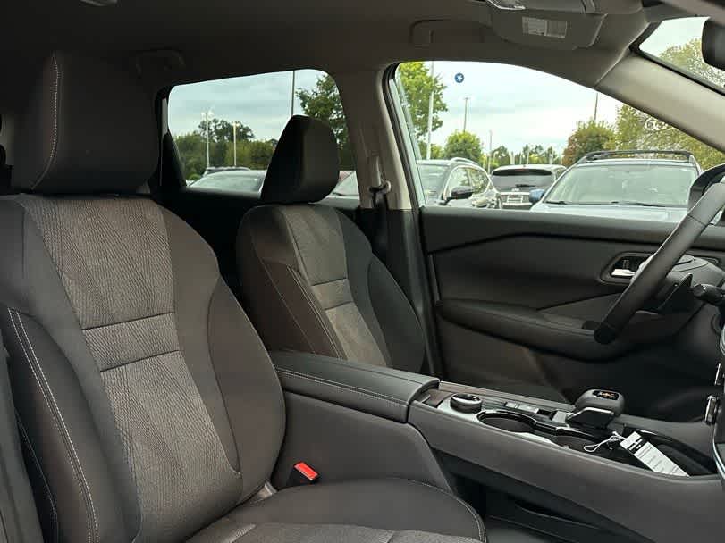 2025 Nissan Rogue SV 25