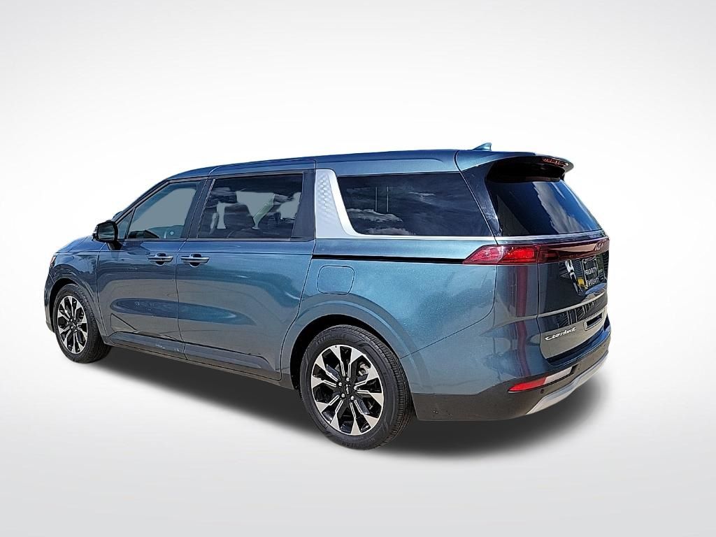 Thumbnail: 2022 Kia Carnival - 3