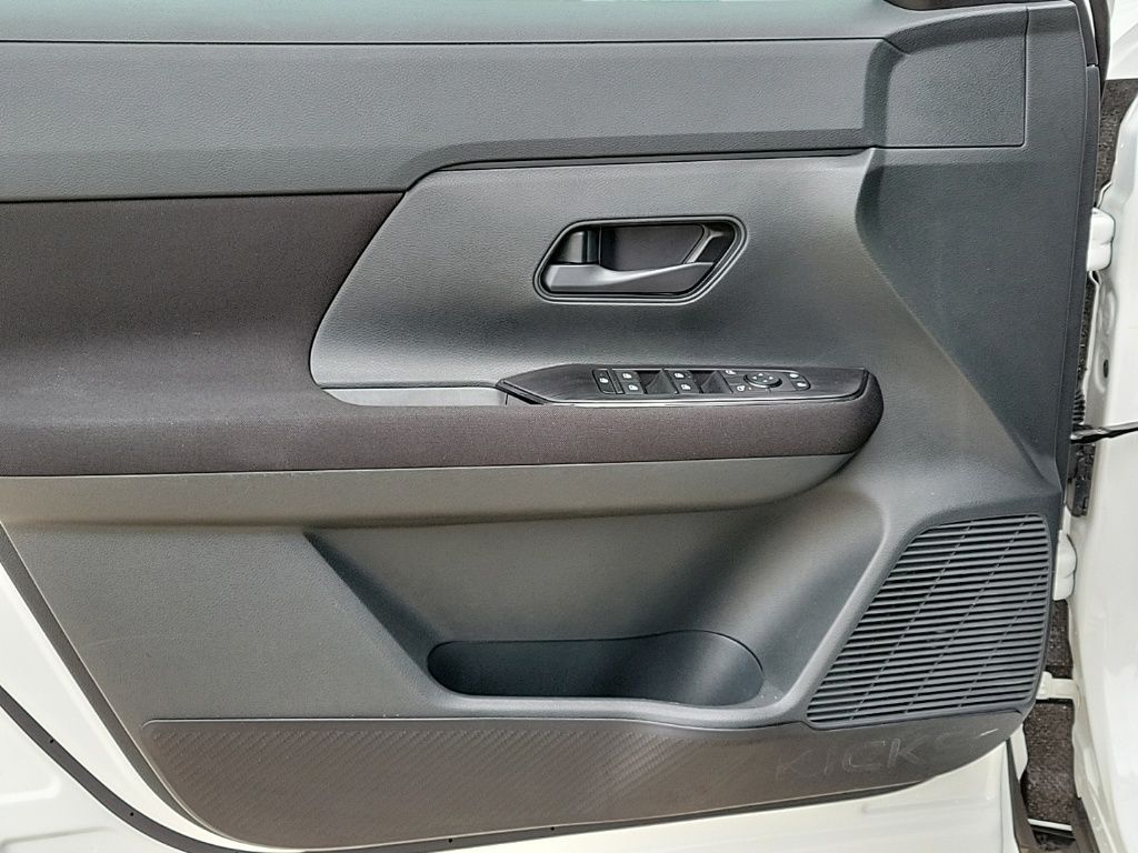 Thumbnail: 2025 Nissan Kicks - 28