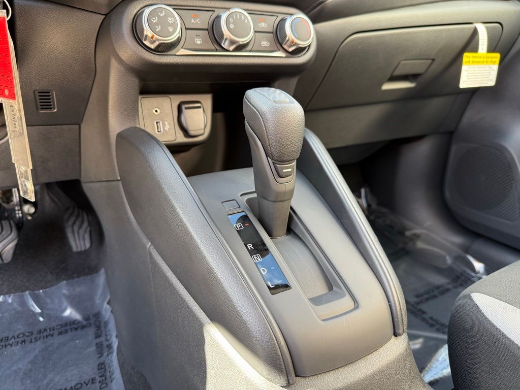 2025 Nissan Versa S 21