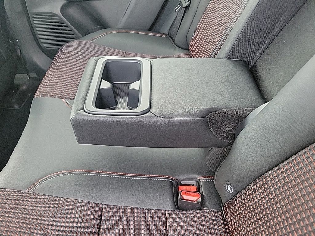 Thumbnail: 2025 Nissan Kicks - 18