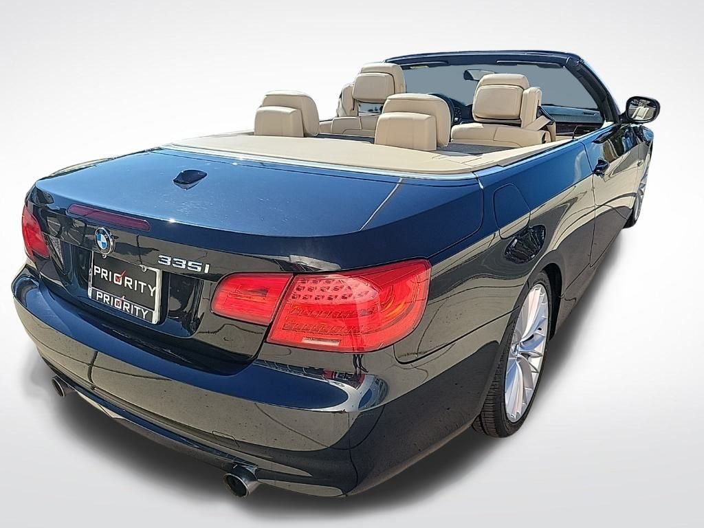 Thumbnail: 2011 BMW 3 Series - 11