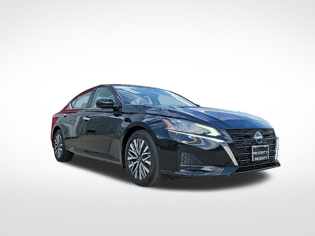 Thumbnail: 2023 Nissan Altima - 6