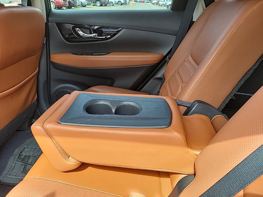 Thumbnail: 2018 Nissan Rogue - 17