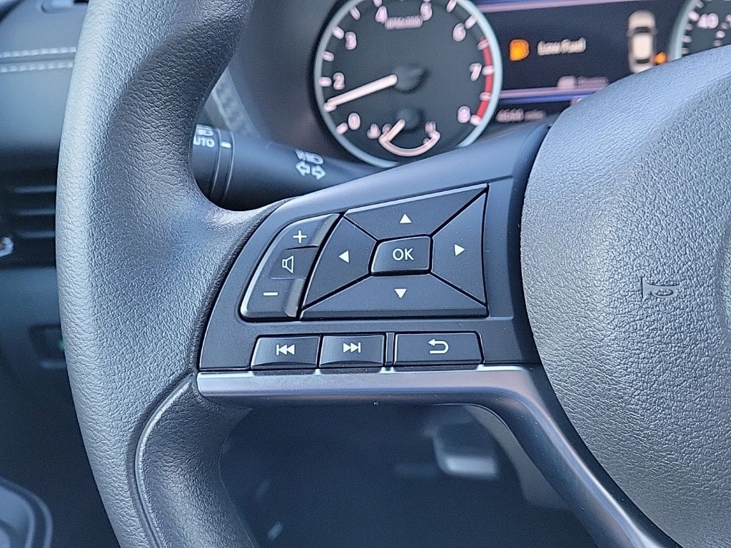 Thumbnail: 2025 Nissan Sentra - 20