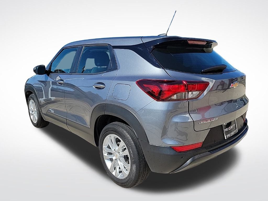Thumbnail: 2021 Chevrolet TrailBlazer - 3