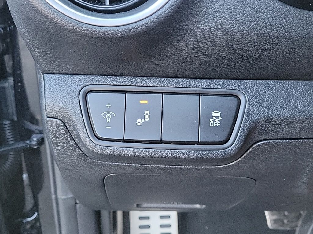 Thumbnail: 2023 Kia Forte - 34