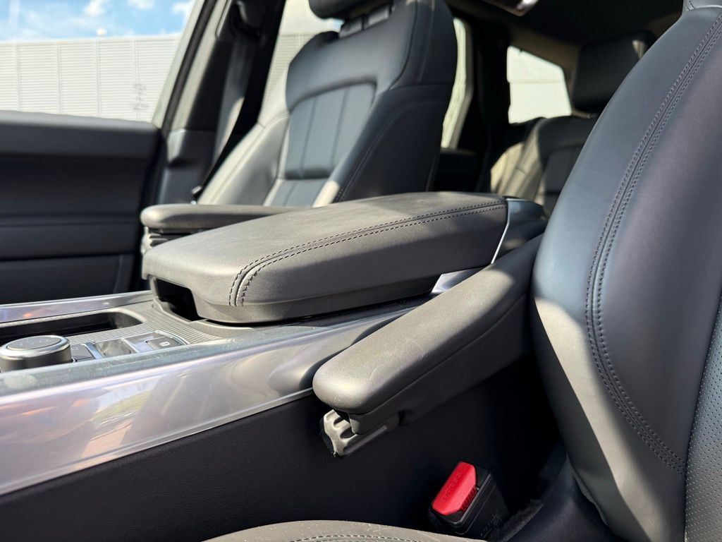 Thumbnail: 2019 Land Rover Range Rover Sport - 25
