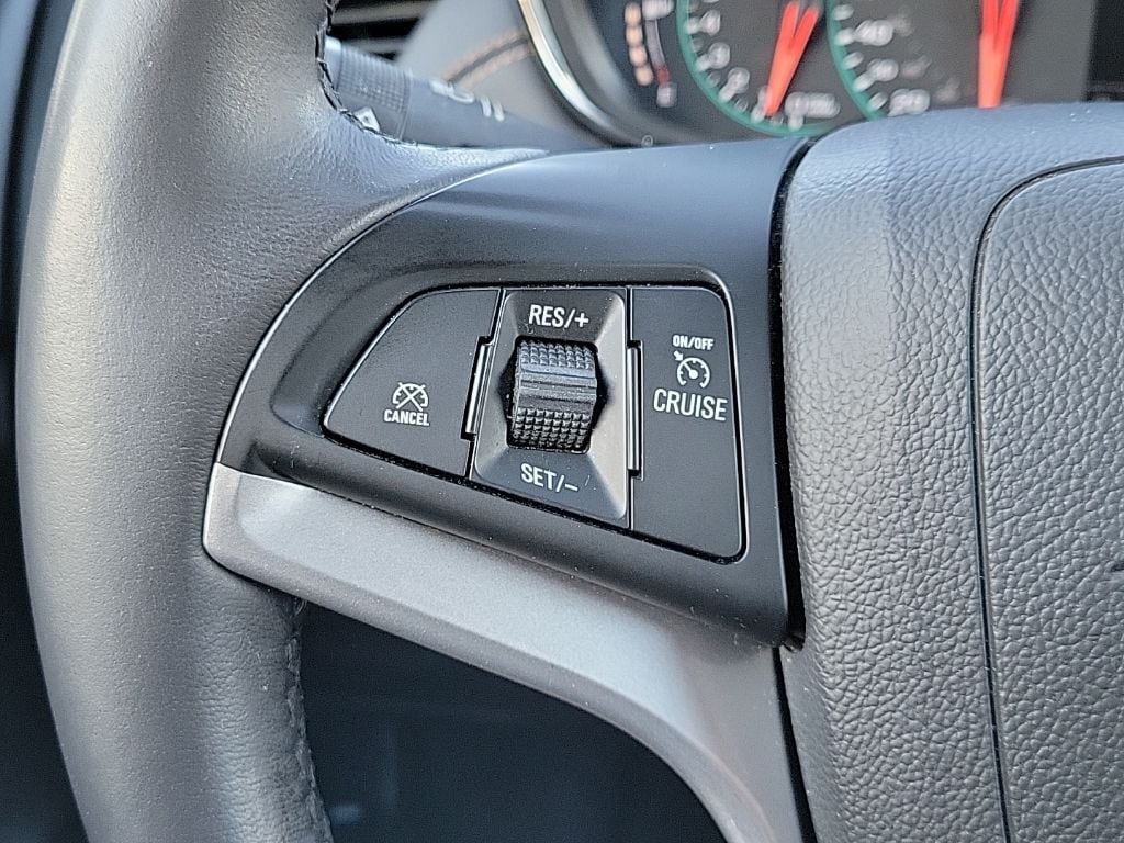 Thumbnail: 2021 Chevrolet Trax - 25