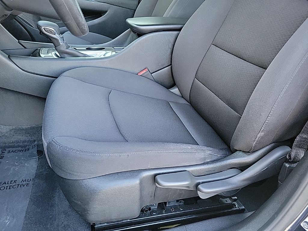 Thumbnail: 2022 Chevrolet Malibu - 18